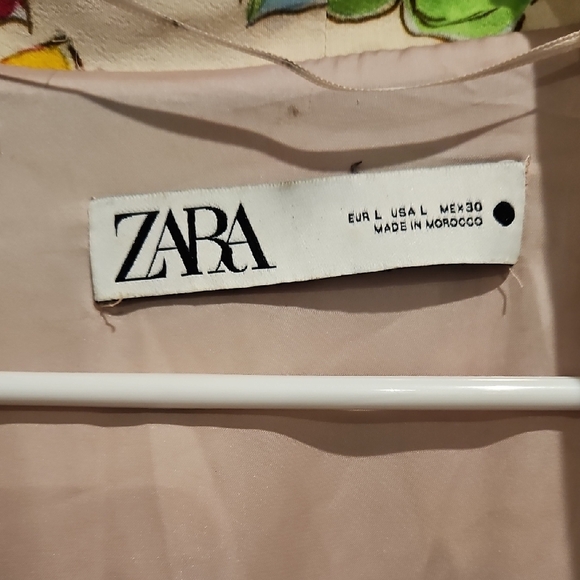 Zara Multicolor Floral Robe - Picture 2 of 8